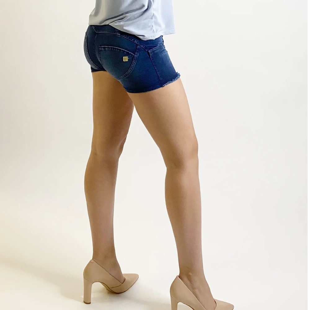 Freddy WR.UP® DENIM SHORT High Rise 3 button Frayed Edges Dark Rinse Sz S